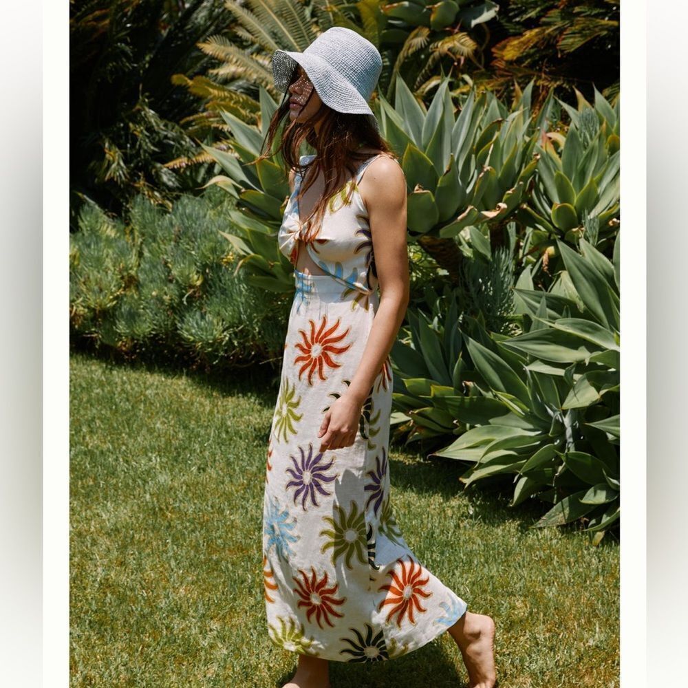 Cala de la Cruz 100% Linen Sunburst Midi Dress - Picture 4 of 14